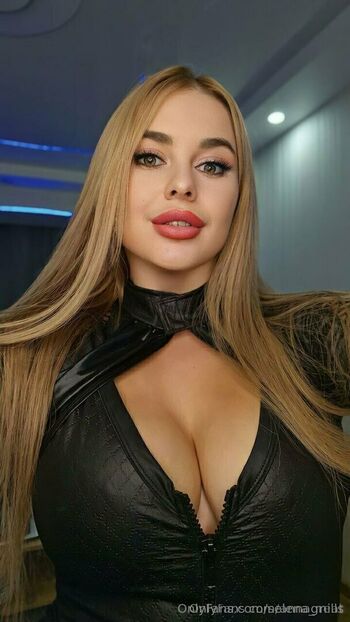 selena_mills