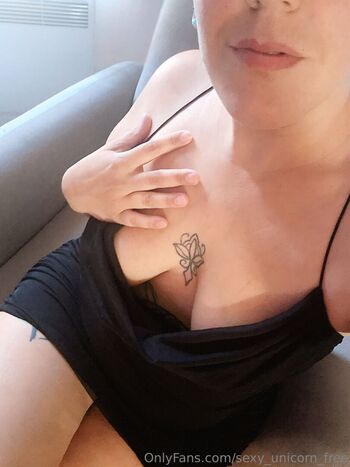 sexy_unicorn_free