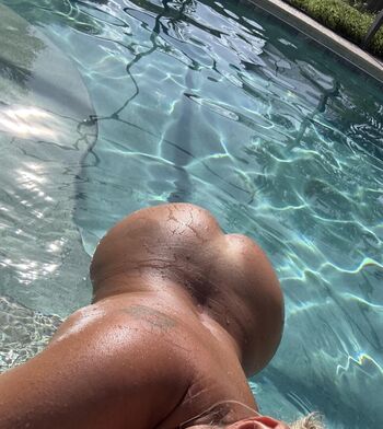 sexybeachmom49