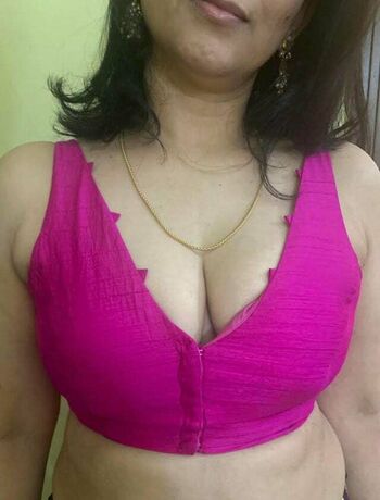 sexyindianhotwife