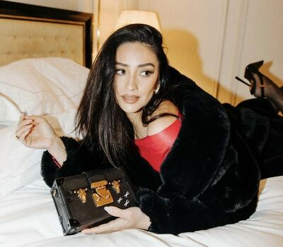Shay Mitchell