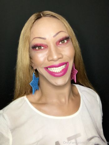 shemale_23cm