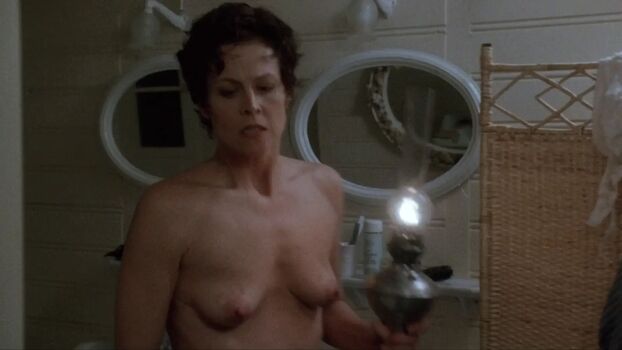 Sigourney Weaver