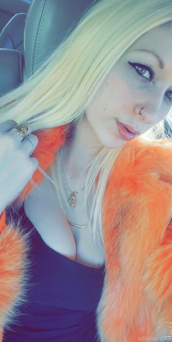 sofieyoungxxx
