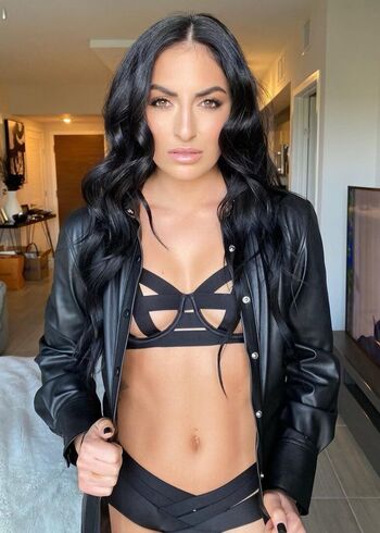 Sonya Deville
