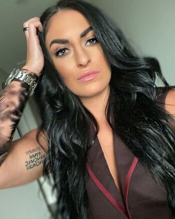 Sonya Deville