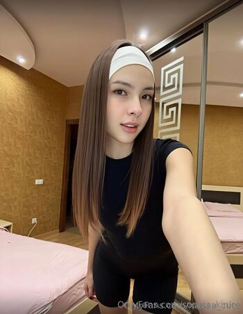 sophia_kinky