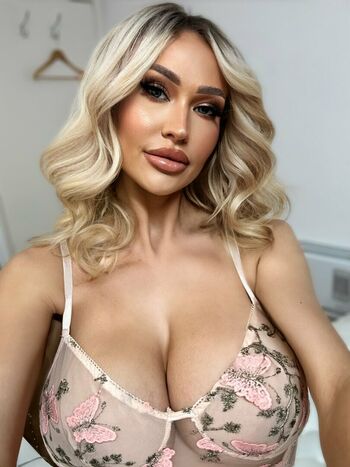 sophiereadeofficial
