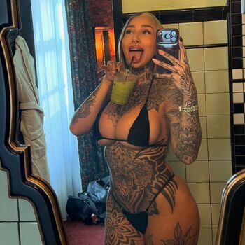 Split_tongue_bri