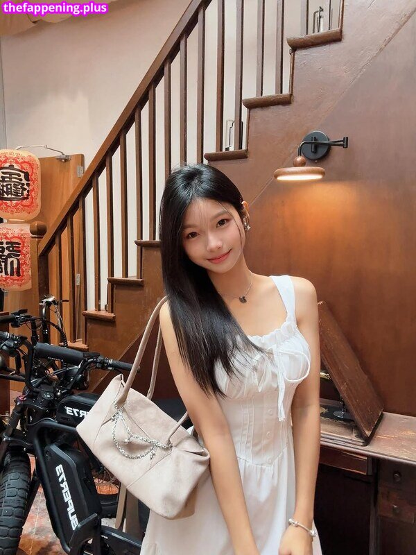 Sssxin_n / Susuu Xin Φωτογραφία Γυμνών OnlyFans #12