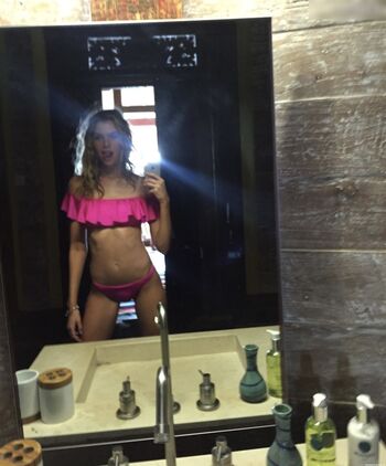 Stella Maxwell