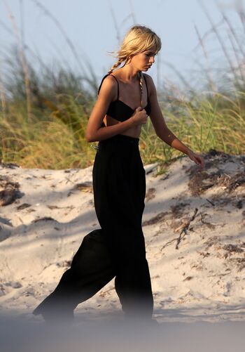 Stella Maxwell