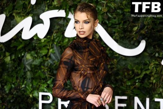 Stella Maxwell