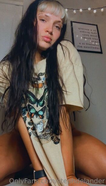 Steph De Lander