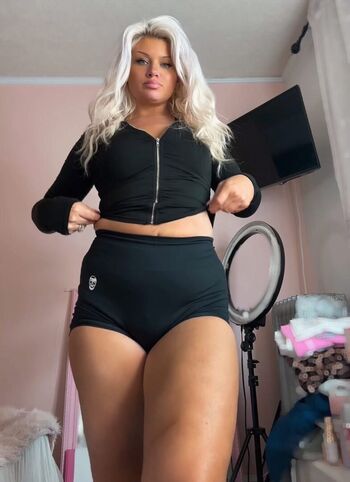 Stephanie Sampson
