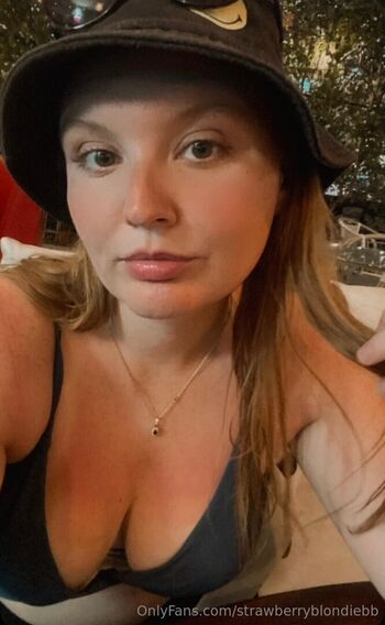 strawberryblondiebb