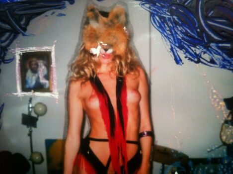 Suki Waterhouse
