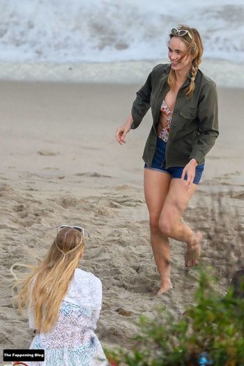 Suki Waterhouse