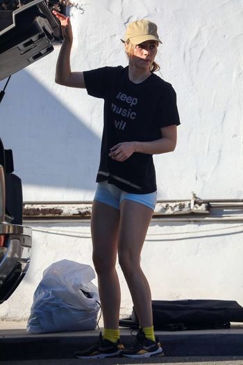 Suki Waterhouse