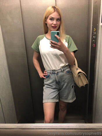 sultrysophiexxx