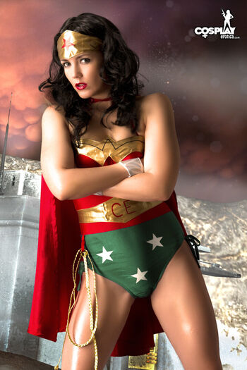 Superheroine