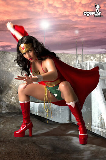 Superheroine