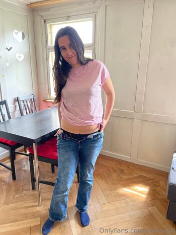swiss-girl-vanessa