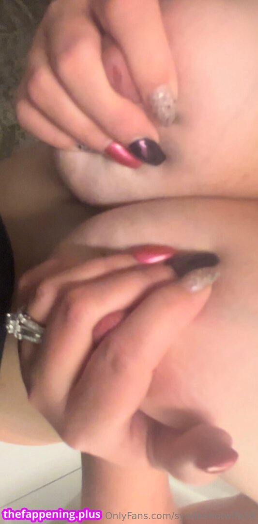 syndeehotwife38