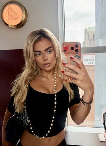 Tallia Storm