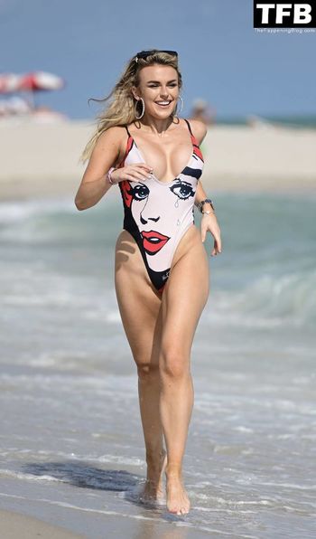 Tallia Storm