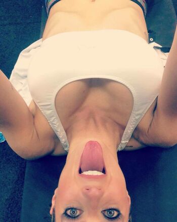 Tamara Bella