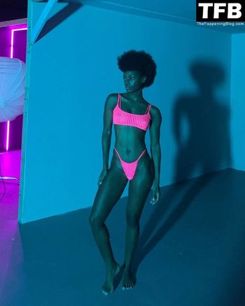 Tanaye White