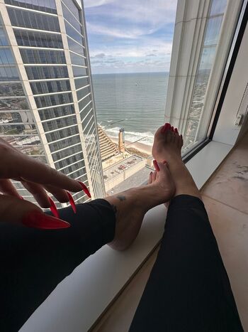 tatianasnaughtytoes