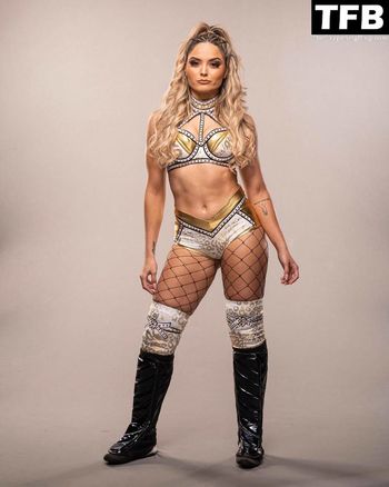 Taynara Conti