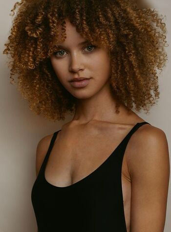 Taynara Wolf