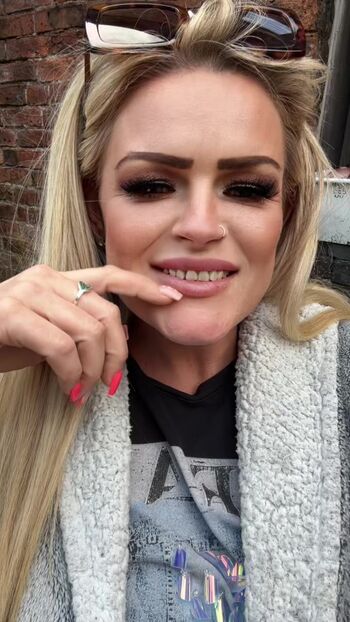 that_blonde_niki