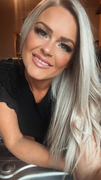 that_blonde_niki