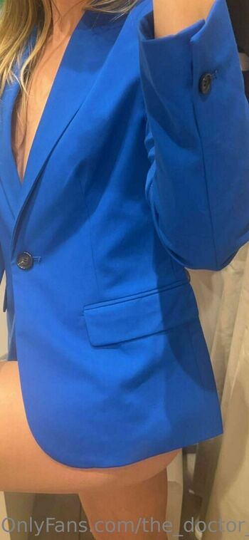 the_doctor_hotwife