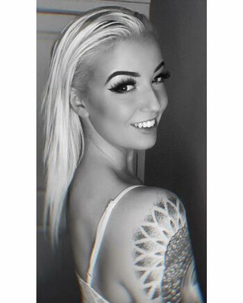 theenicolehammond