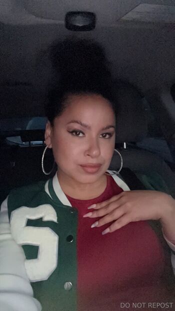 thenewqueenofcomedy
