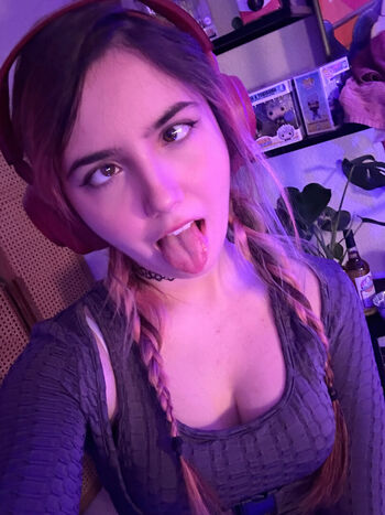 ThePianoDragon_