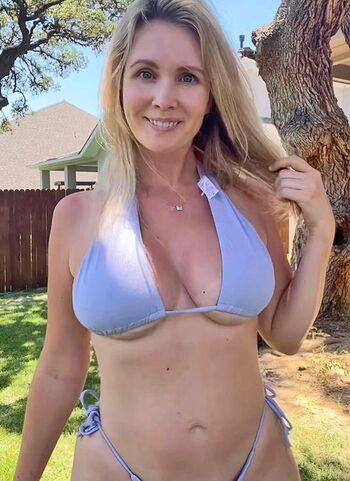 therealholly