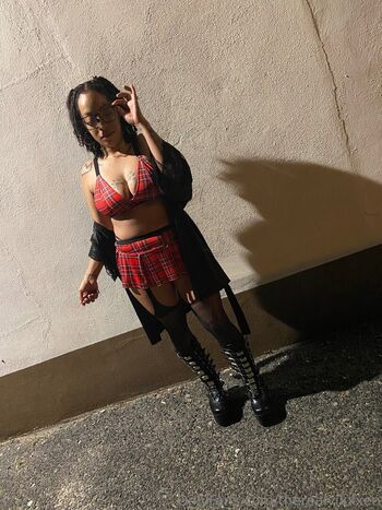 therealvixxxen