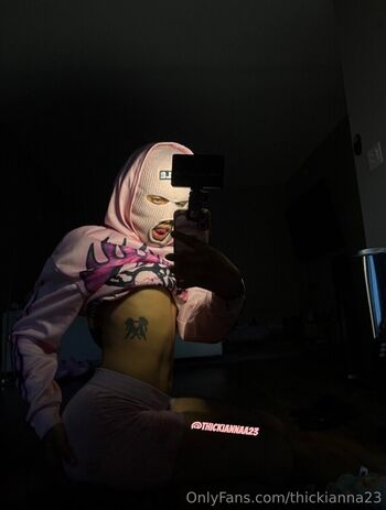 Thickianna23