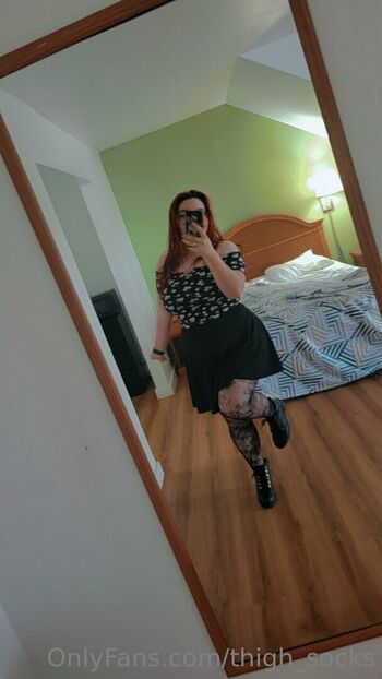 thigh_socks