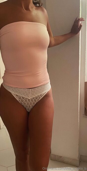 this_is_mia_b