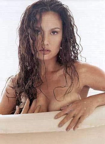 Tia Carrere