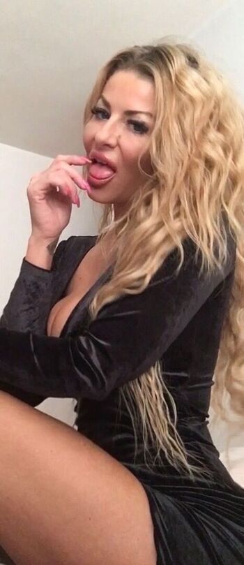 Tia Layne