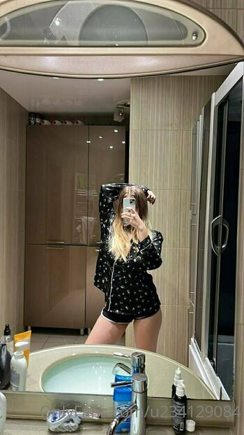 tiiiiits_queen