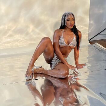Tinaqueen_15